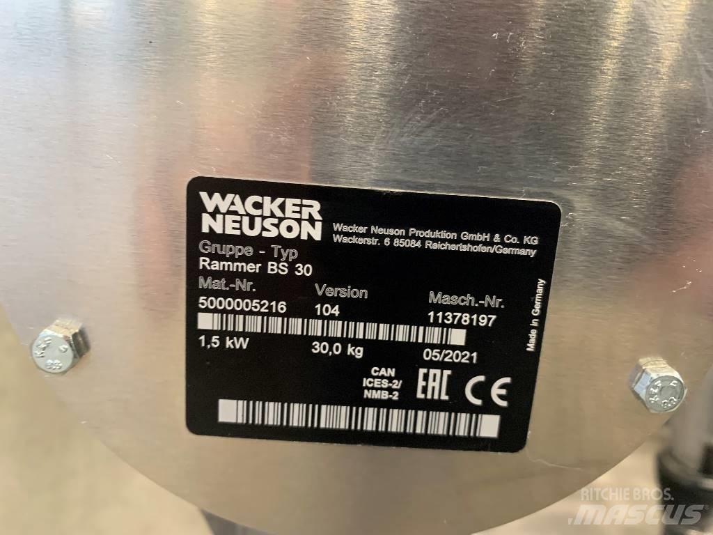 Wacker Neuson BS 30 Пробки
