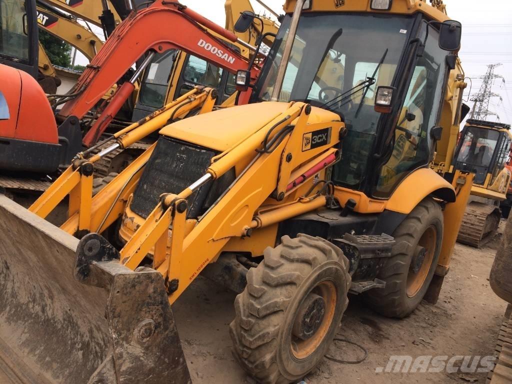 JCB 3CX Товарач със заден ексватор