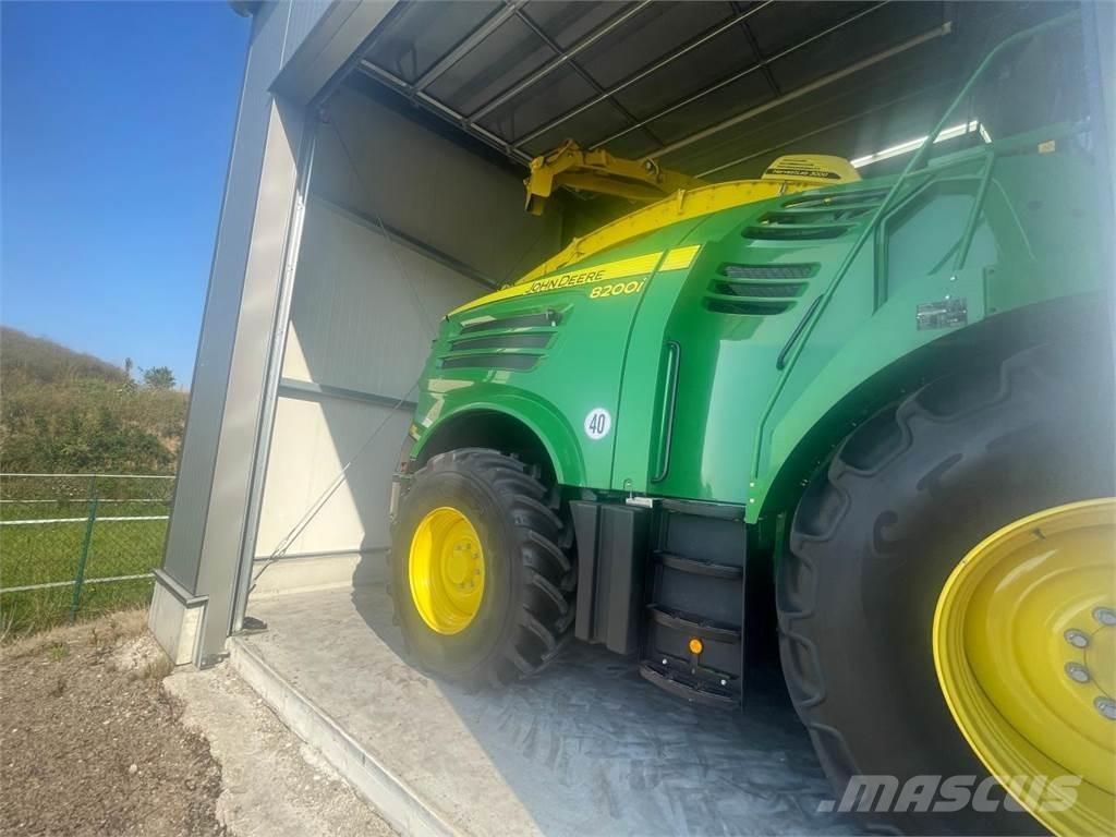 John Deere 8200i Самоходни фуражири