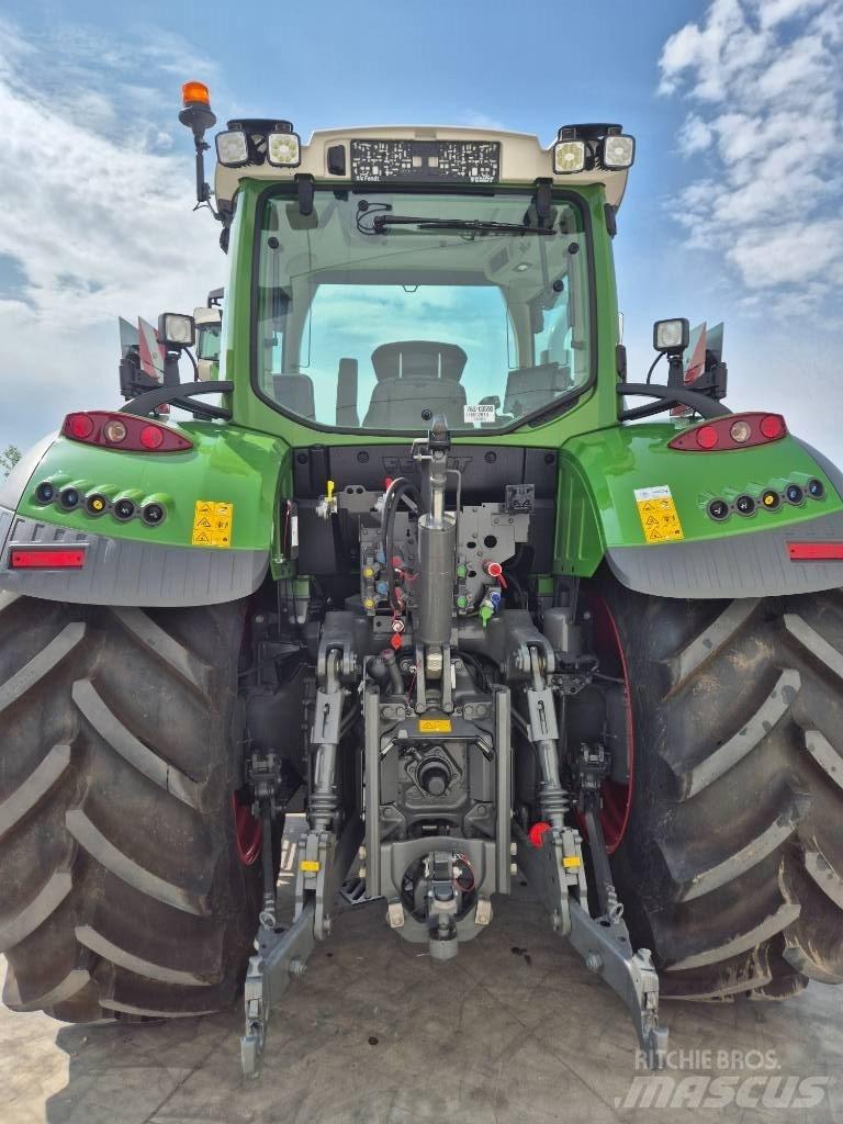 Fendt 720 Profi Plus Трактори