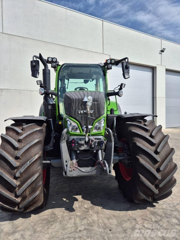 Fendt 720 Profi Plus Трактори