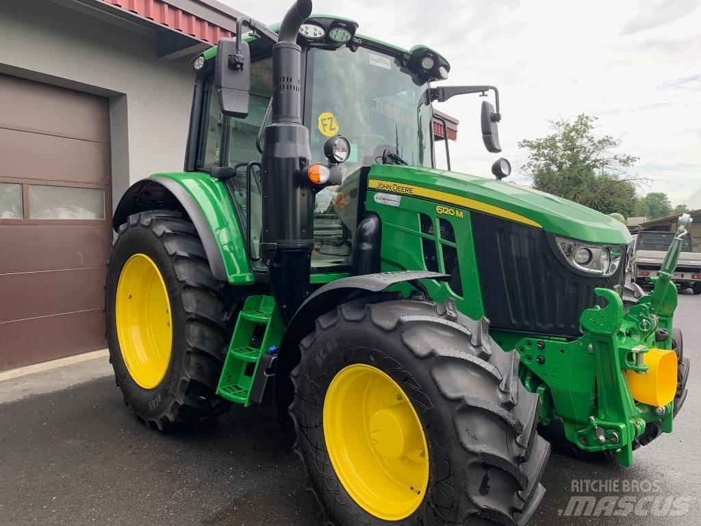 John Deere 6120 M Трактори