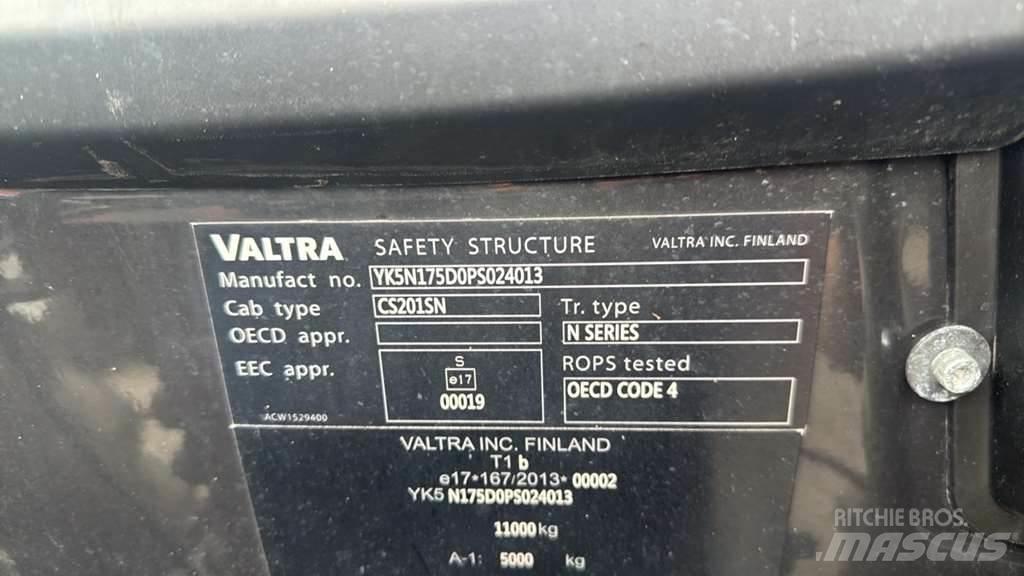 Valtra N175 Трактори