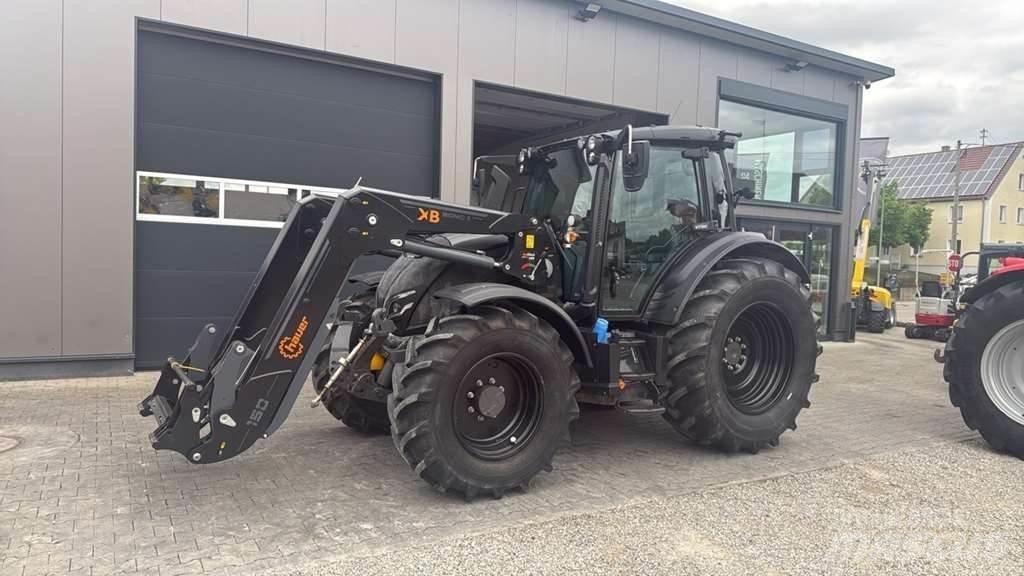 Valtra N175 Трактори