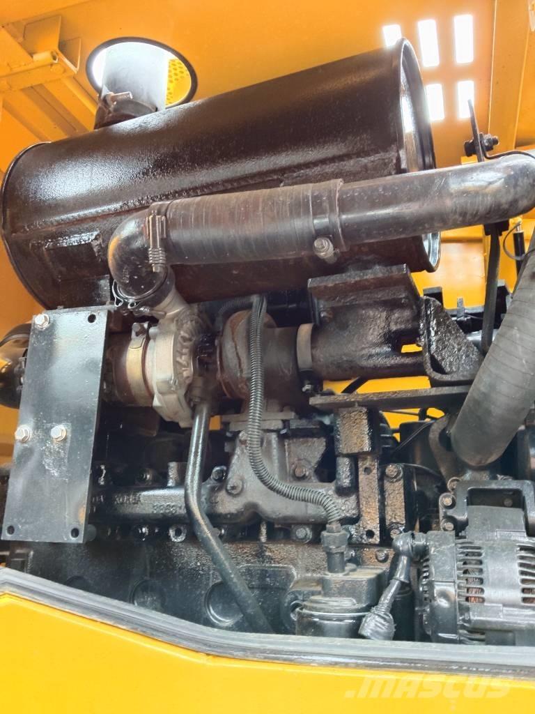 Komatsu WA 320 Колесни товарачи