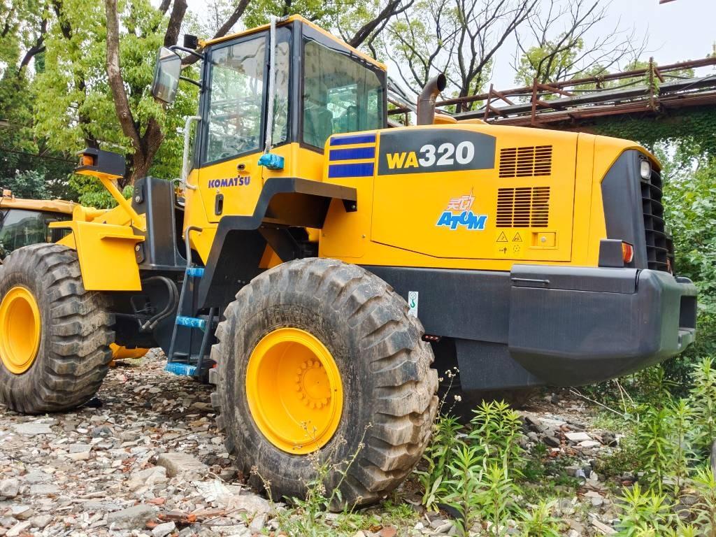 Komatsu WA 320 Колесни товарачи