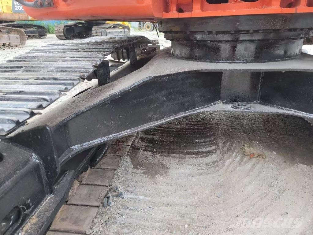 Doosan DX 225 LC Верижен екскаватор
