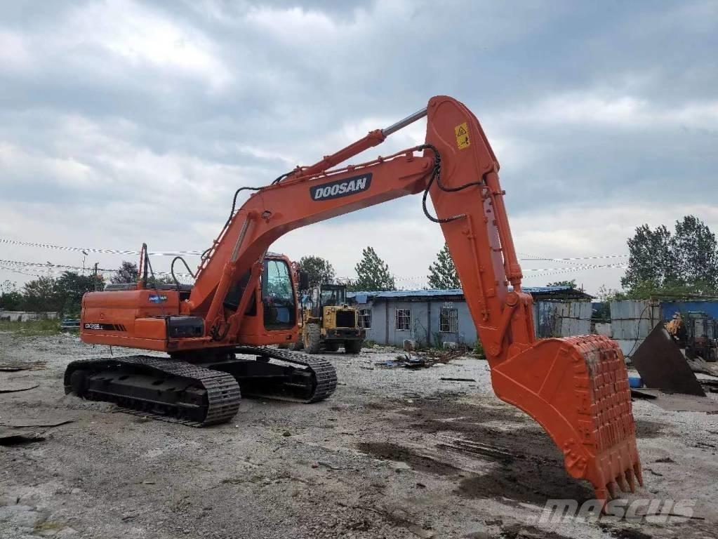 Doosan DX 225 LC Верижен екскаватор
