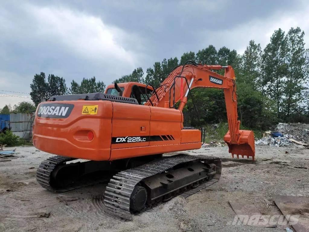 Doosan DX 225 LC Верижен екскаватор