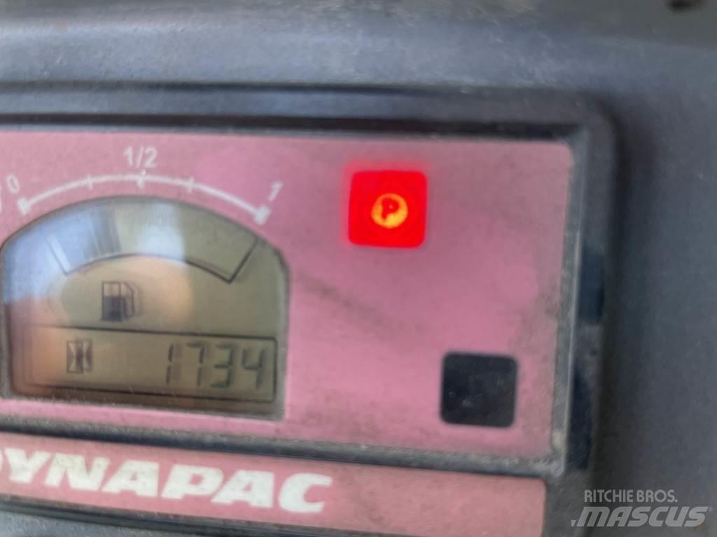 Dynapac CC1200 Двойни барабанни ролки
