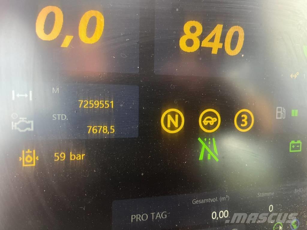 Komatsu 931 XC Харвестери