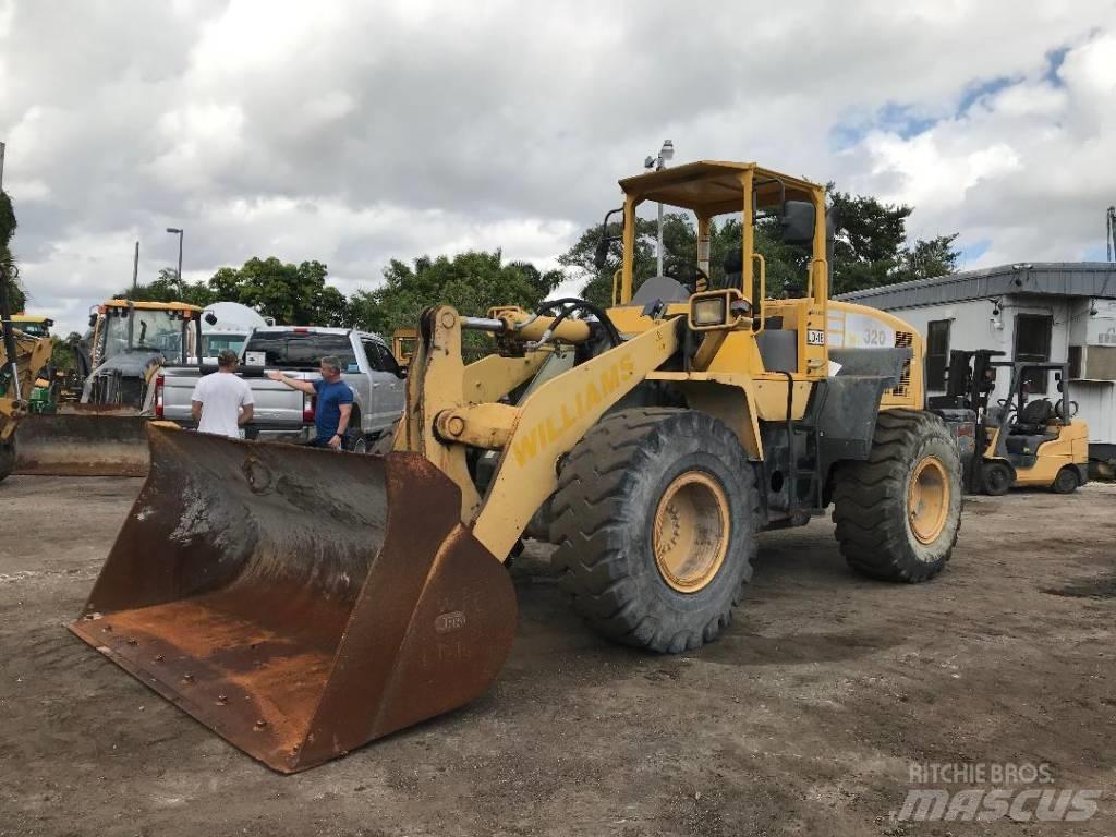 Komatsu WA320-5 Колесни товарачи