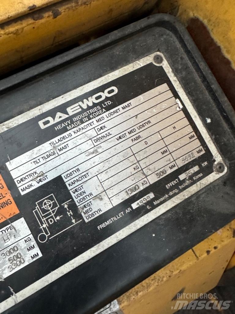 Daewoo G30E Камиони с АГУ