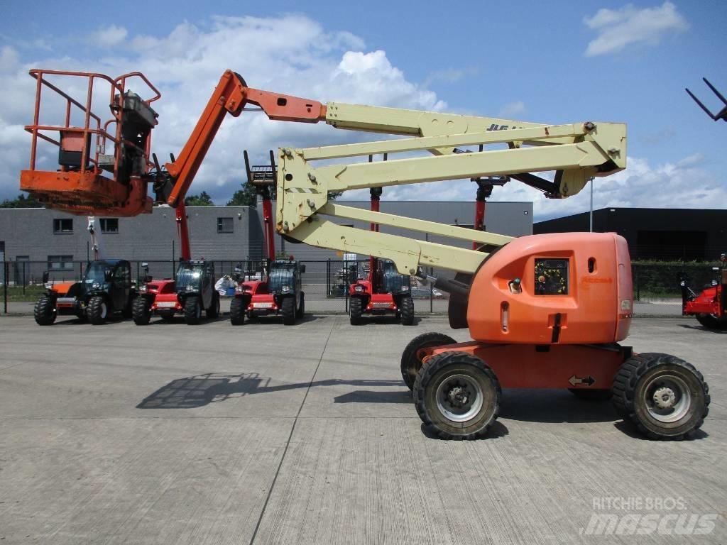 JLG 450 AJ (193) Компактни самоходни стрелови подемници
