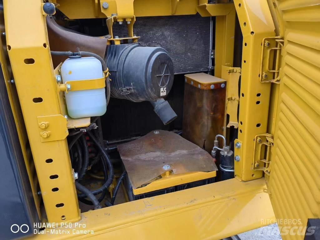 Komatsu PC130 Верижен екскаватор