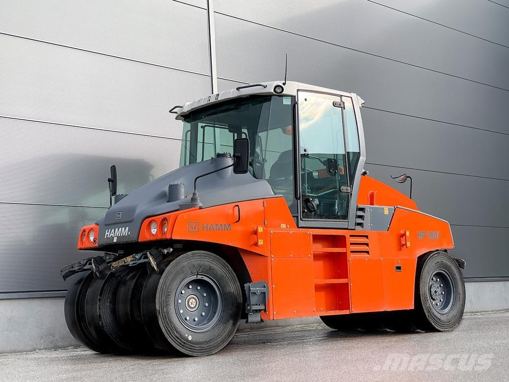 Hamm HP 180I Пневматични гумени  ролки
