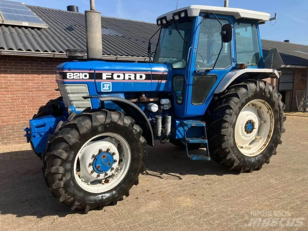 Ford 8210 gen 2 Трактори