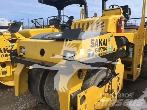 Sakai GW754 Пневматични гумени  ролки
