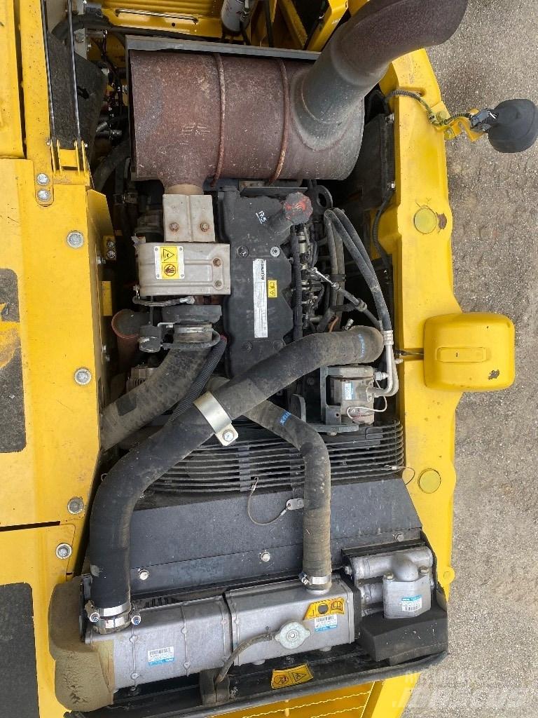 Komatsu PW 148-8 Колесни екскаватори