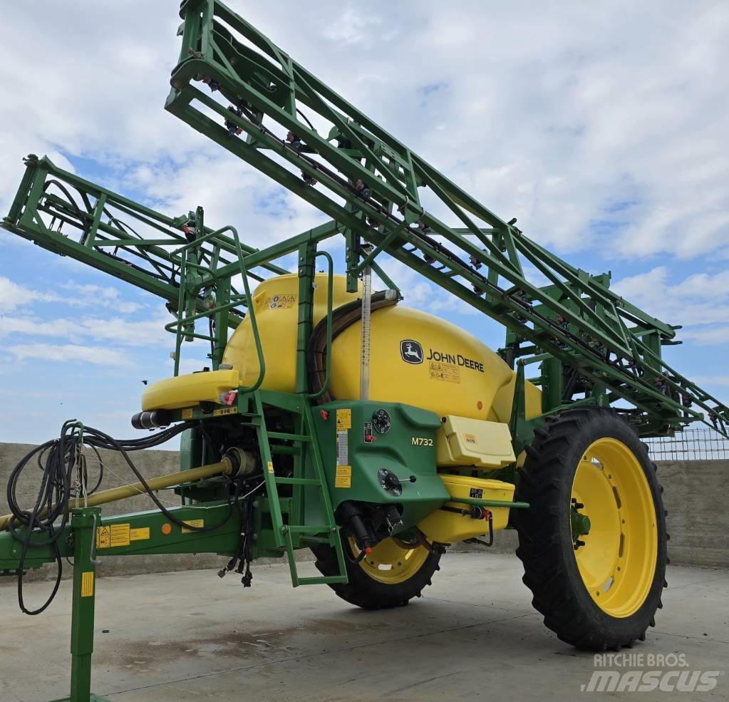 John Deere M 732 Прикачни пръскачки

