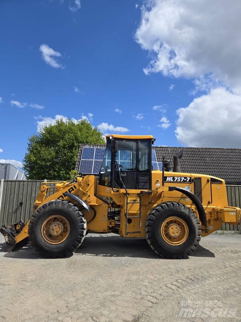 Hyundai HL 757-7 Колесни товарачи