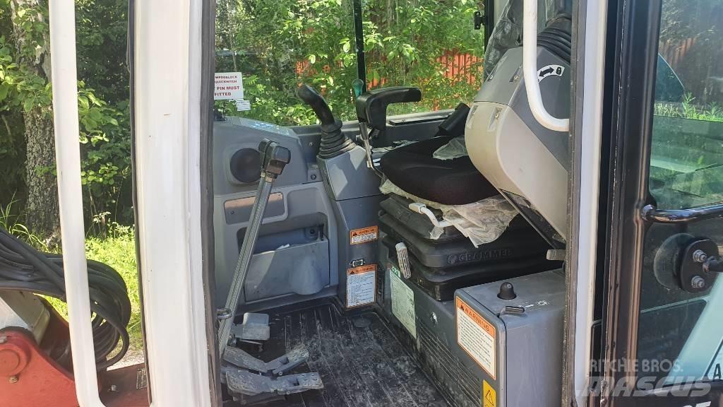 Takeuchi TB235 Мини екскаватори < 7 т