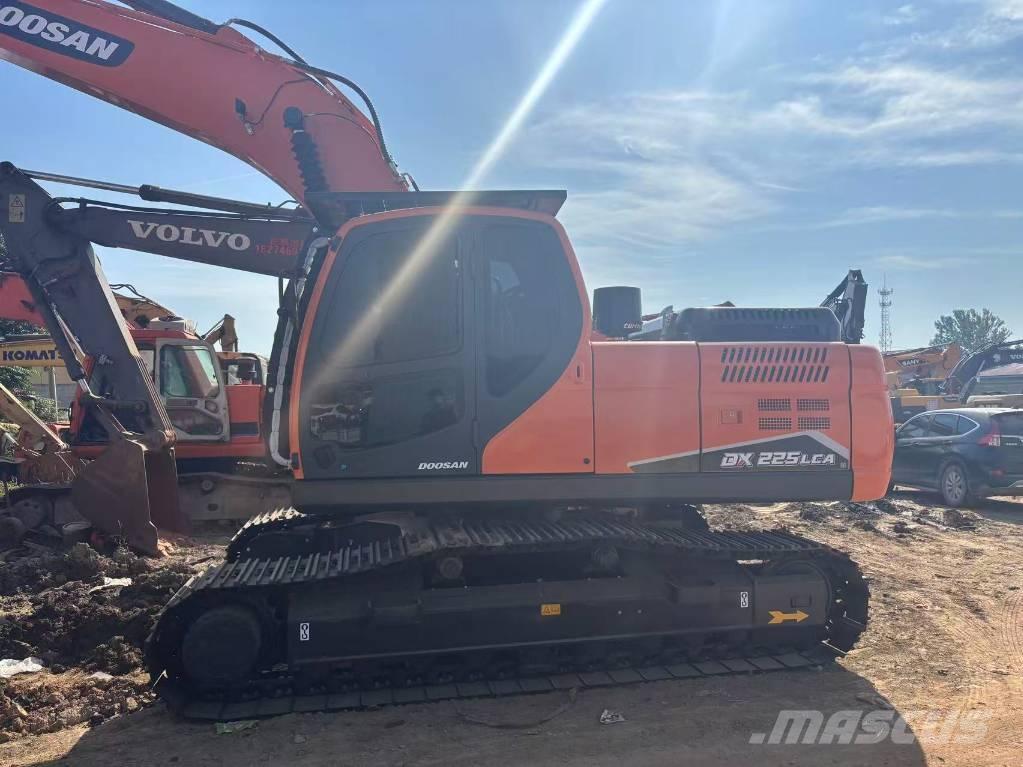 Doosan DX 225 LCA Средни екскаватори 7т - 12т