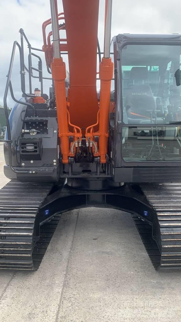 Hitachi ZX 135 US-6 Верижен екскаватор