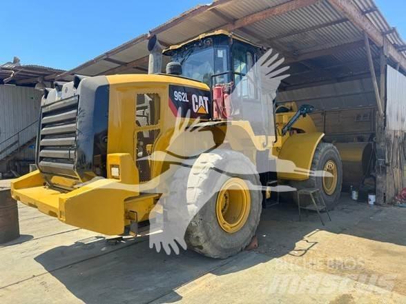 CAT 962L Колесни товарачи