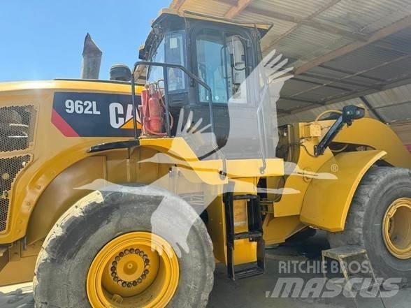 CAT 962L Колесни товарачи