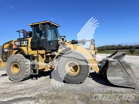 CAT 966M Колесни товарачи