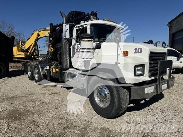 Mack RD688S Влекачи