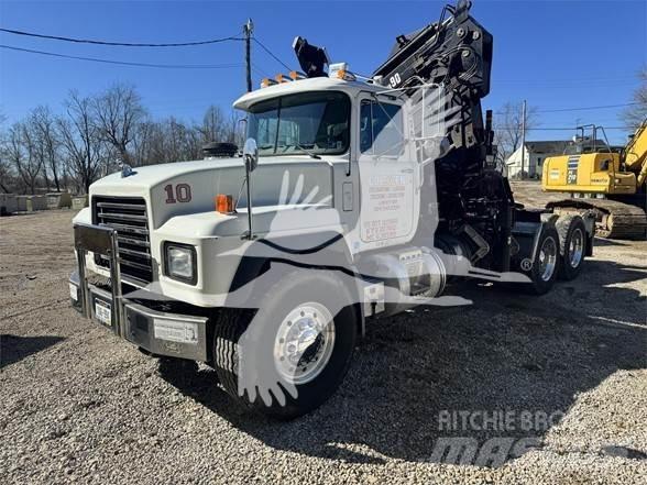 Mack RD688S Влекачи