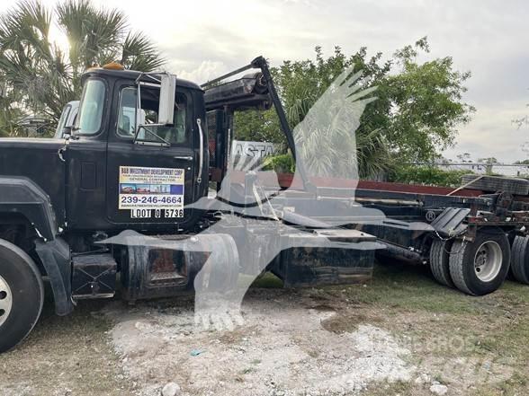Mack RD688S Камиони за отпадъци