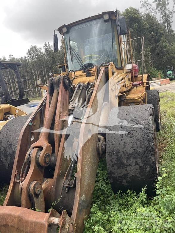 Volvo L120E Колесни товарачи