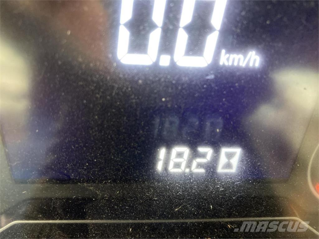 John Deere 5090M Трактори