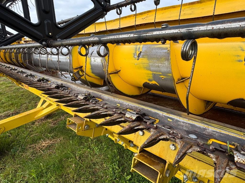 New Holland CX 8070 Комбайни