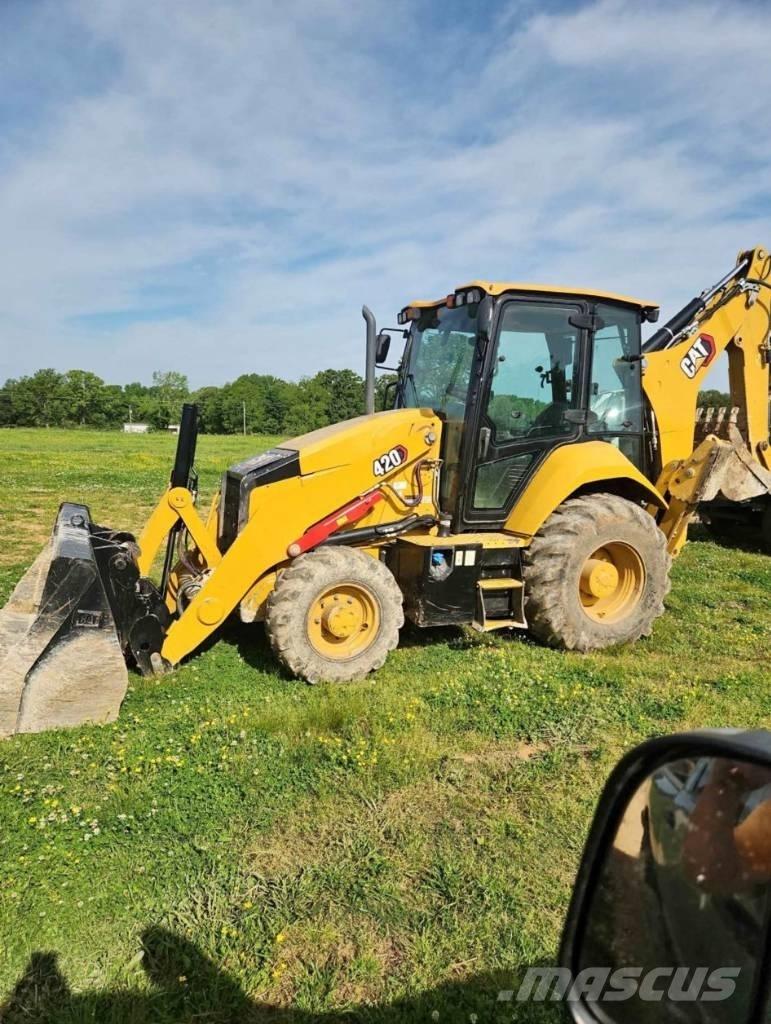 CAT 420 Товарач със заден ексватор