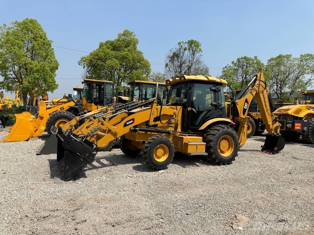 CAT 420F Товарач със заден ексватор