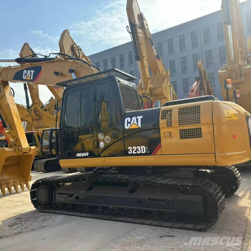 CAT 323 D L Верижен екскаватор
