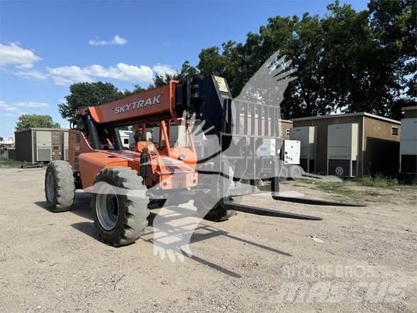 SkyTrak 8042 Телескопични товарачи