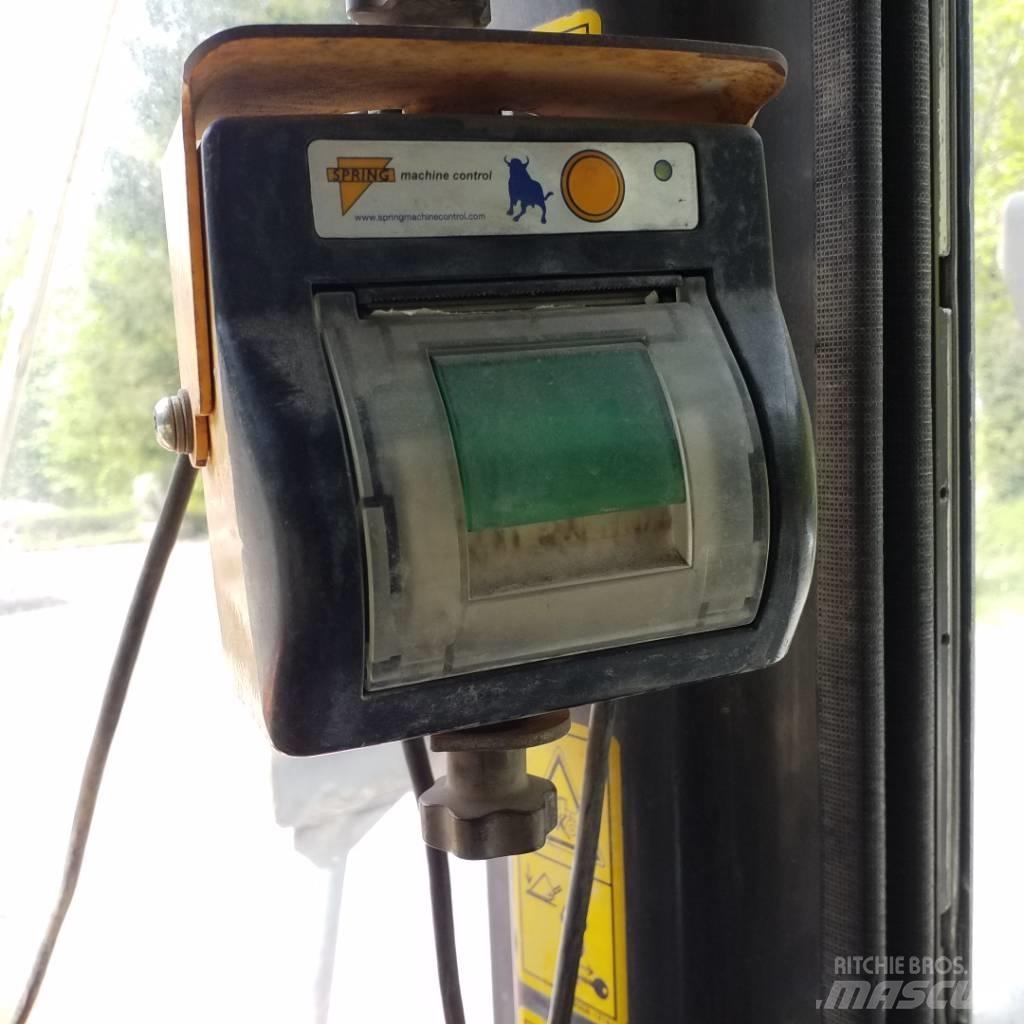 Hitachi ZW 220 Колесни товарачи