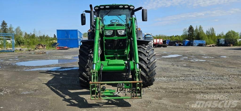 John Deere 6215R Трактори