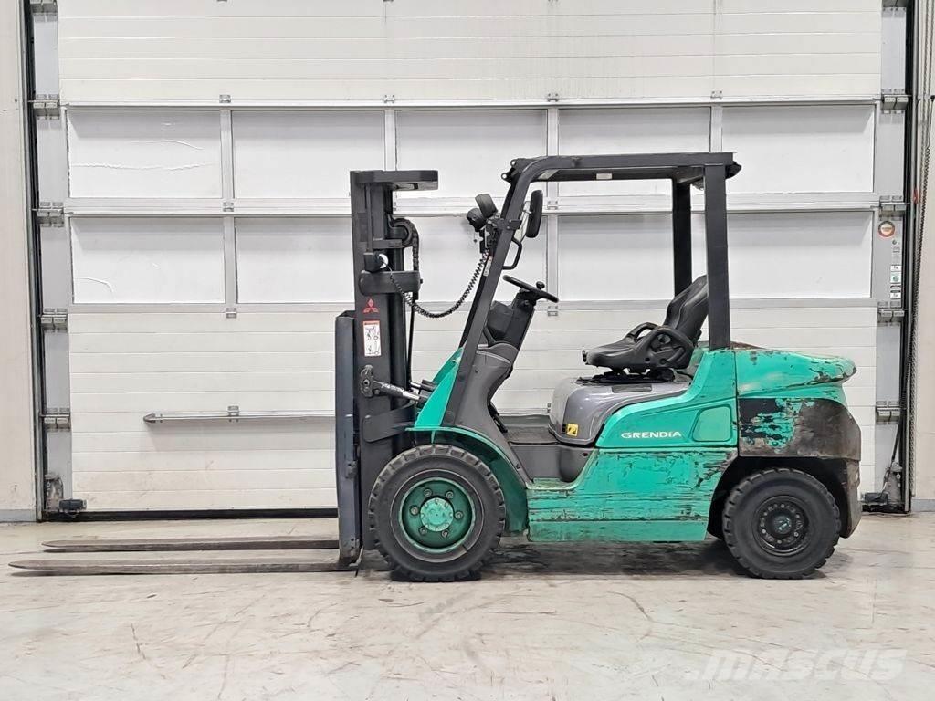 Mitsubishi FD30NT Дизелови камиони