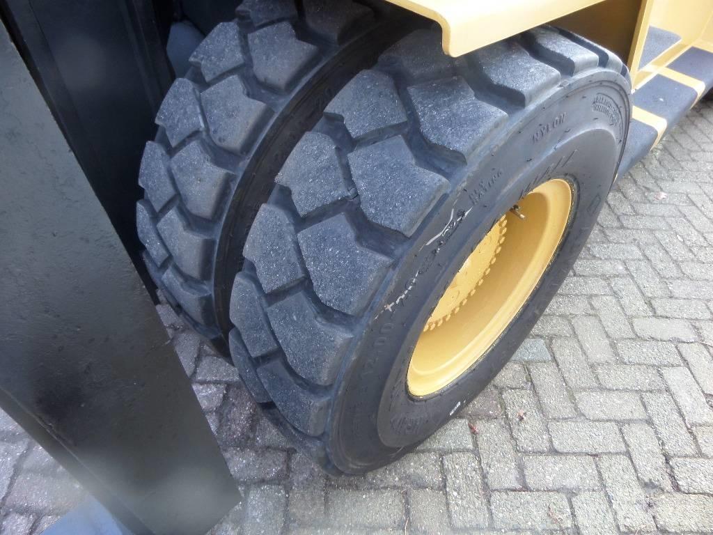 CAT V 300 C Дизелови камиони