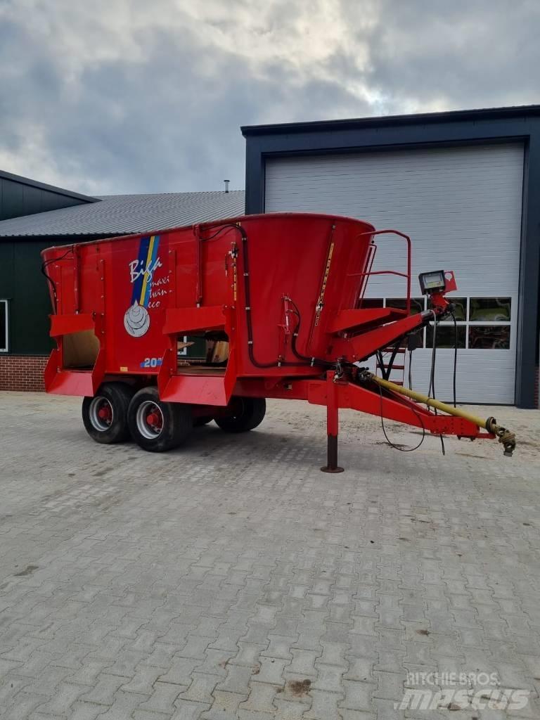 Peecon vme 200 twin Хранилки за животни