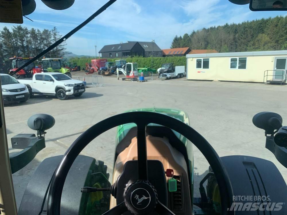 John Deere 7930 Трактори