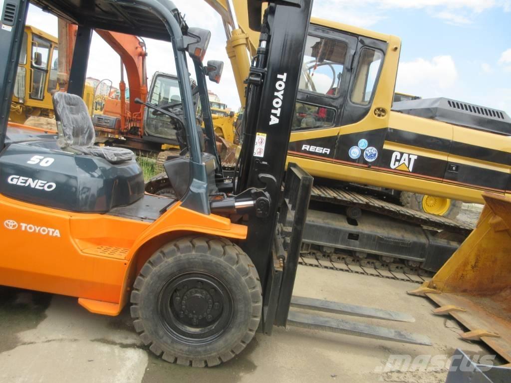 Toyota FD 30 Дизелови камиони