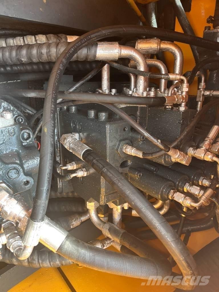 Hyundai 220LC-9S Верижен екскаватор