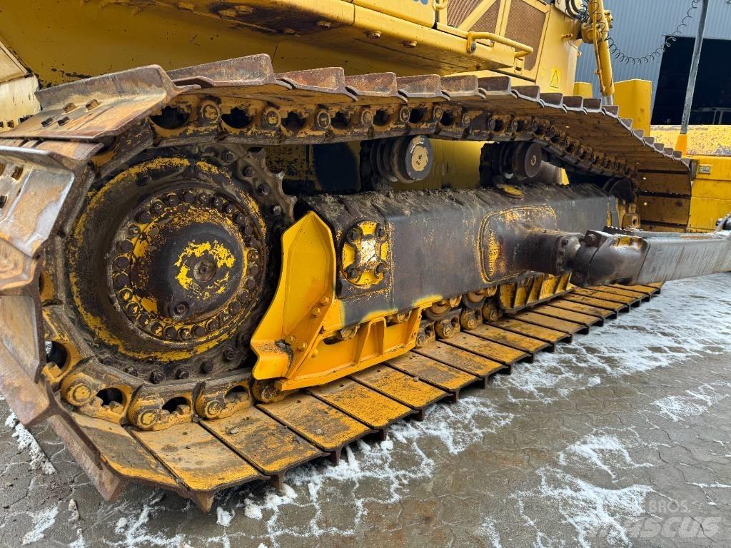 Komatsu D65PX-18 Верижни булдозери
